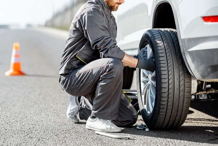 Emergency Flat Tire Change Service